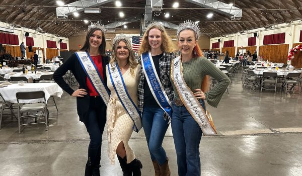 2023 Miss El Dorado County - helping out at the Annual Crab & Chowder Gala.